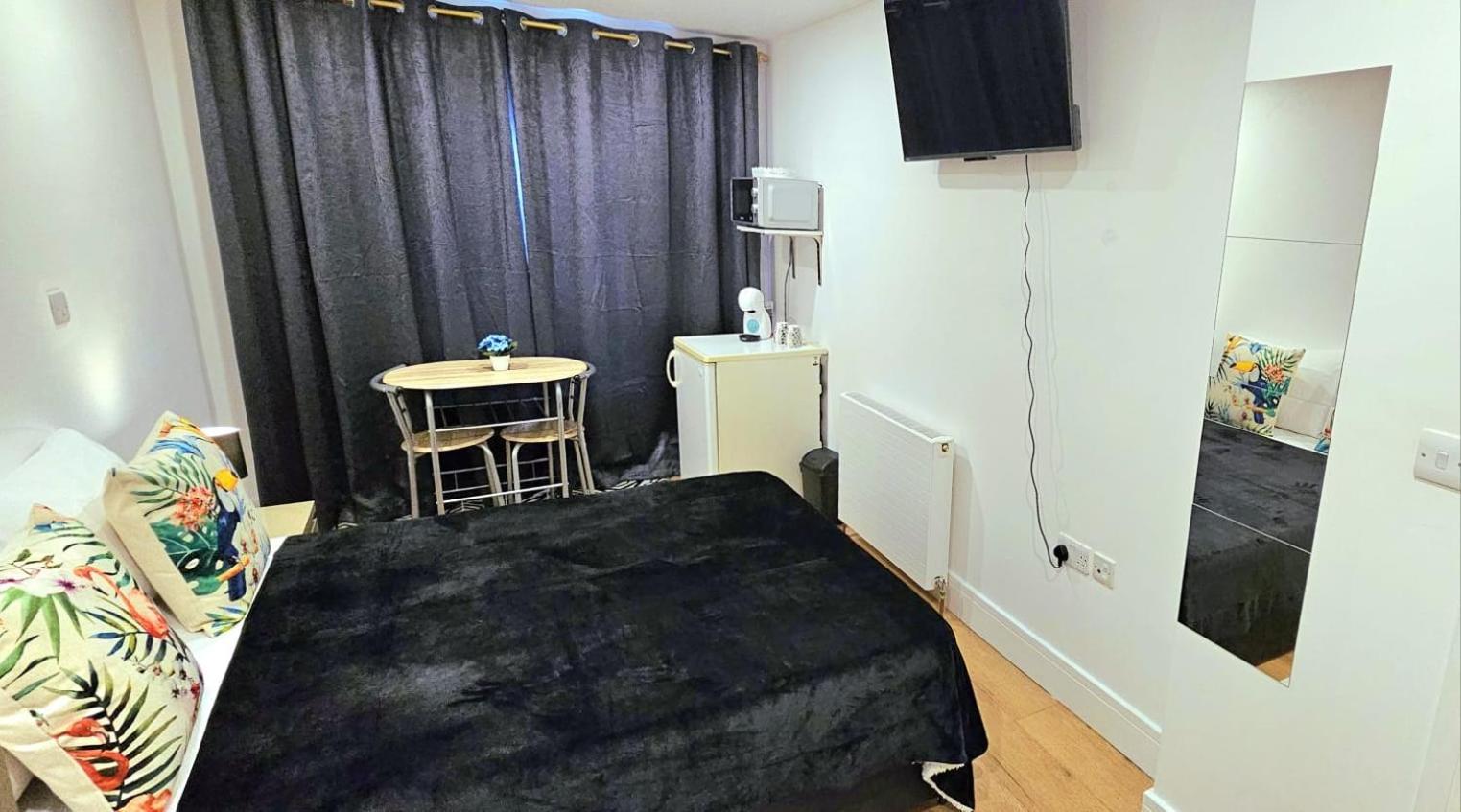 Penelope Ensuite Double Room London Bagian luar foto